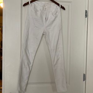 High waisted flattering white pant, worn once.